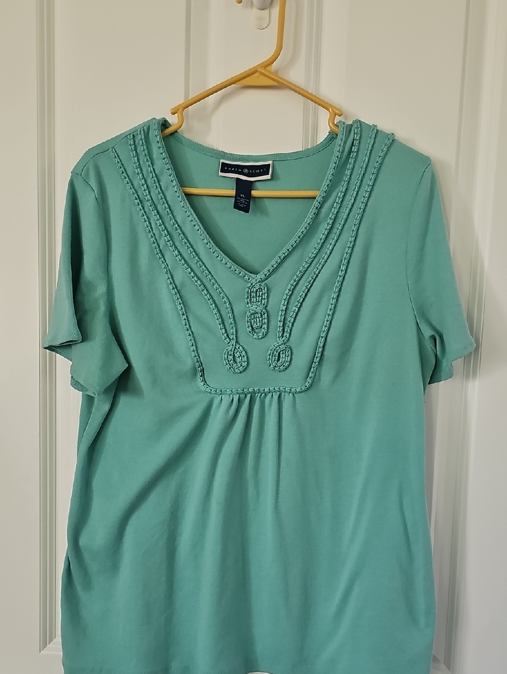 Karen Scott Mint Green V-Neck Short Sleeve Tee with Braided Trim
